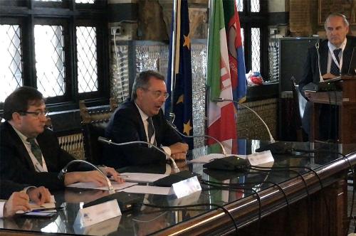 L'assessore alle Infrastrutture del Friuli Venezia Giulia Graziano Pizzimenti al forum di Eusalp sulla logistica svoltosi a Genova